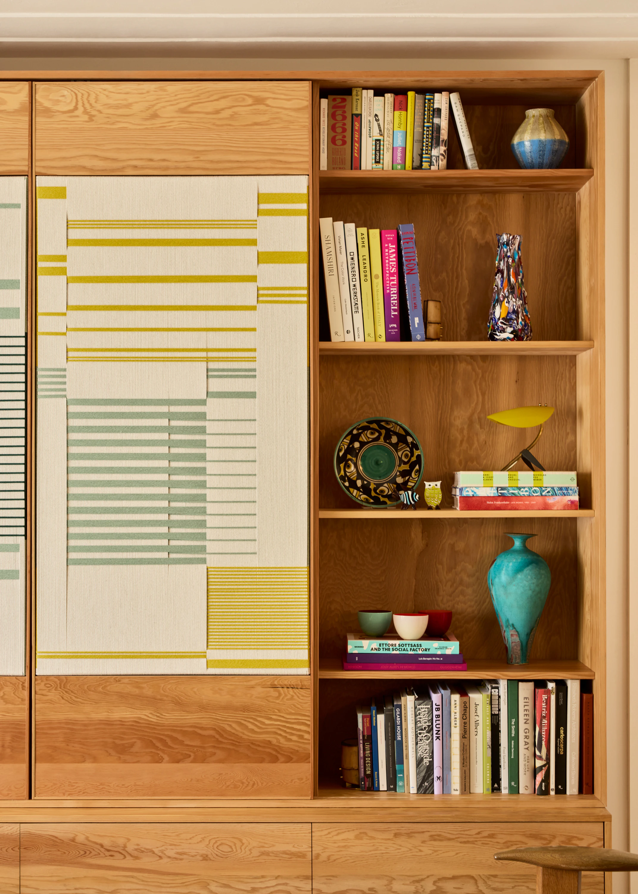 07 The Roads Living Room 009