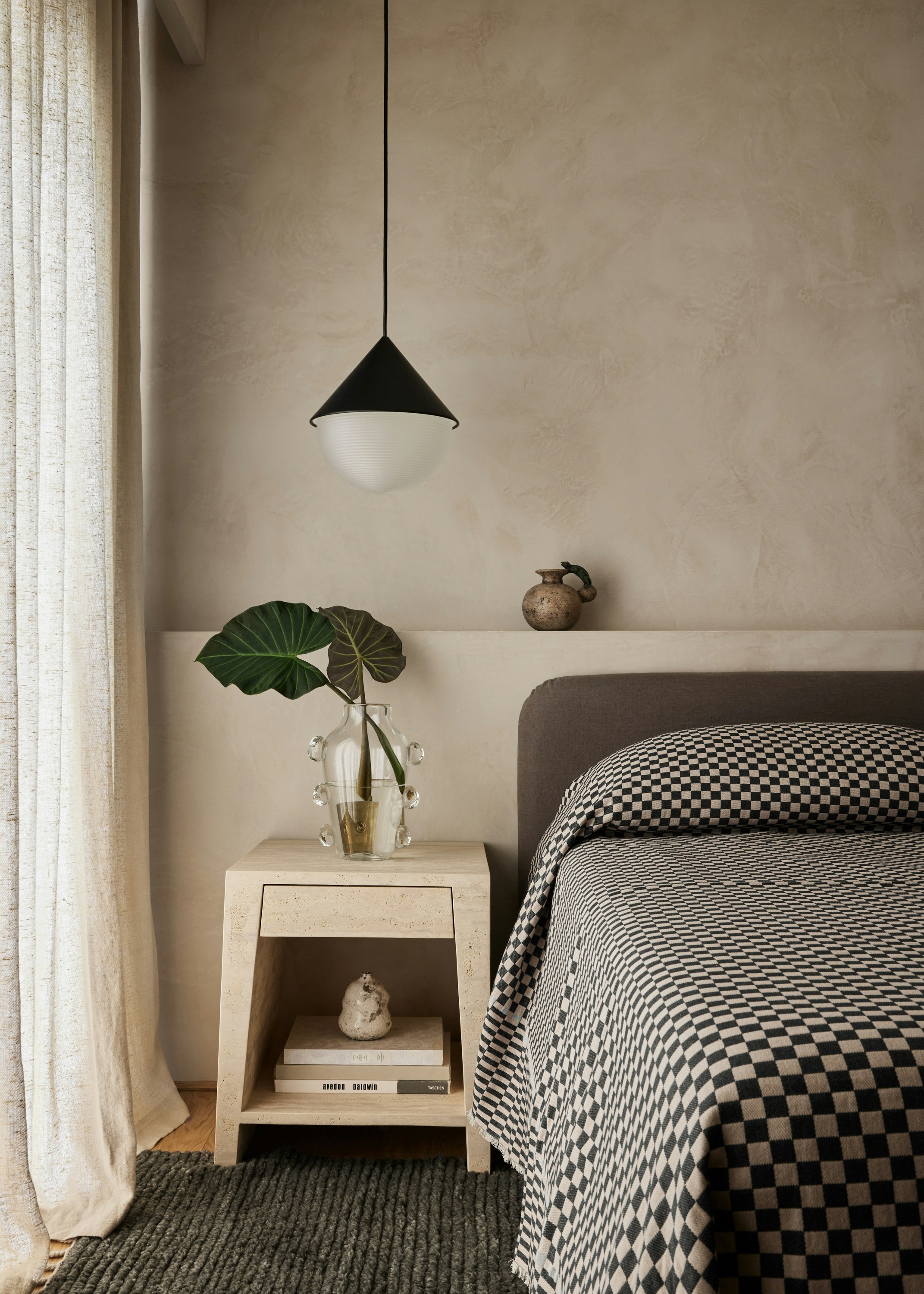 14 Primary Bedroom 014