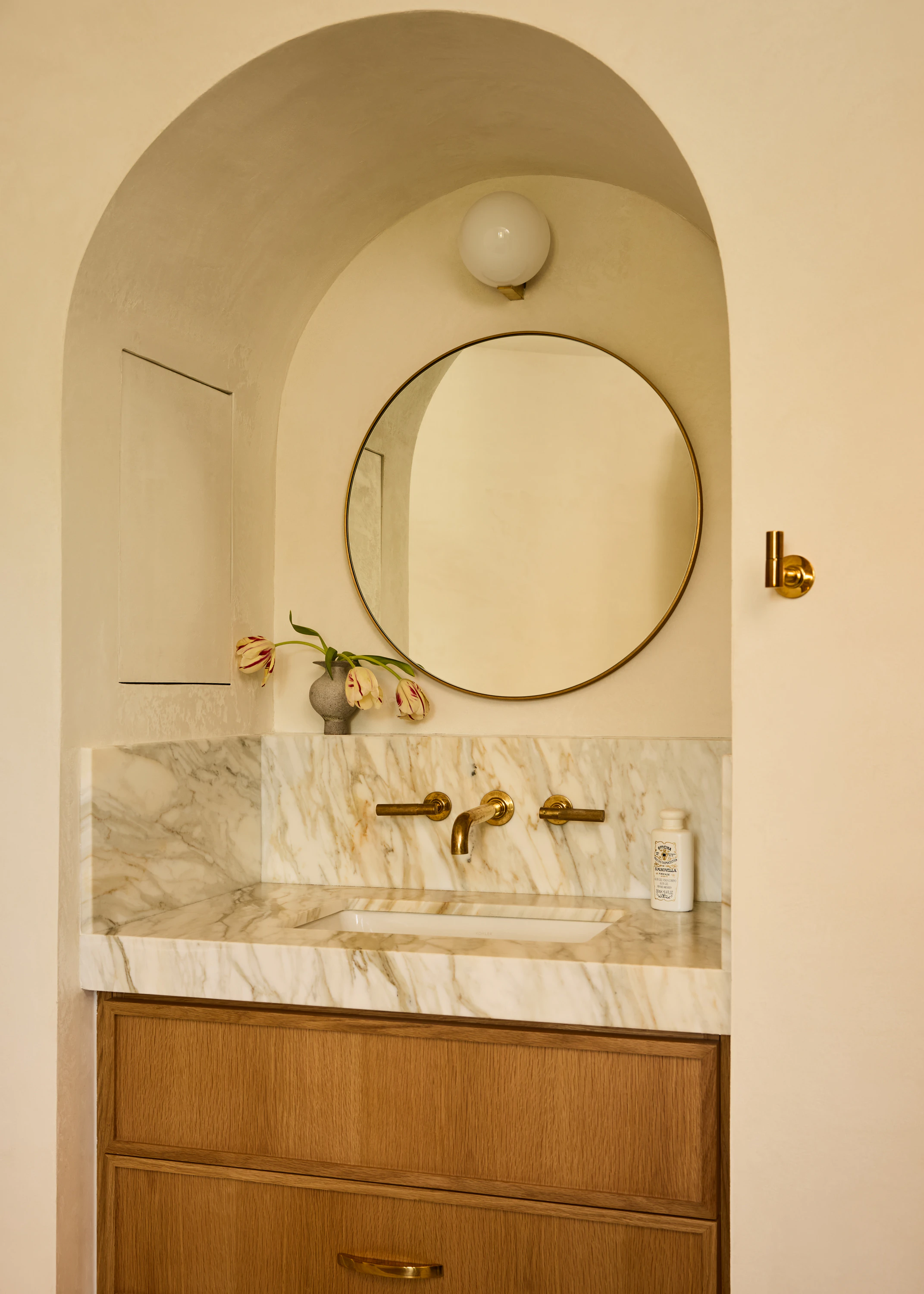 17 Los Arcos Primary Bathroom 007